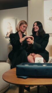 Tuvimos la oportunidad de compartir un momento de celebración con Baume & Mercier en “La Réserve Geneve”. Con el elegante entorno del lago como telón de fondo, amigos de la Maison, talentos internacionales e invitados distinguidos se reunieron para conmemorar este momento tan especial.
--------------------------------
We had the chance to welcome some of you for a moment of celebration with Baume & Mercier at “La Réserve Geneve”. Set against the refined backdrop of the Lake, friends of the Maison, international talents and distinguished guests came together to mark this key moment.

#BaumeetMercier #watchesandwonders2026 #amayajoyeros #altarelojería #relojesalicante