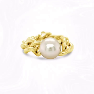 Anillo de oro Mikimoto