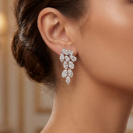 AMAYA - Pendientes Colgantes en Oro con Diamantes