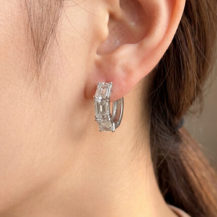 AMAYA - Pendientes Aro en Oro con Diamantes talla Esmeralda