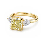 AMAYA - Sortija en Oro Amarillo con Diamante Fancy